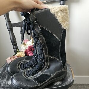 Women's Black Merrell Winter Boots SIZE 8